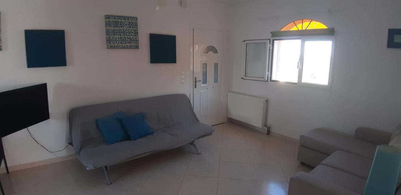 Theasis House Apartment Khelmáta Екстериор снимка