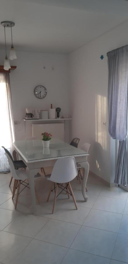 Theasis House Apartment Khelmáta Екстериор снимка