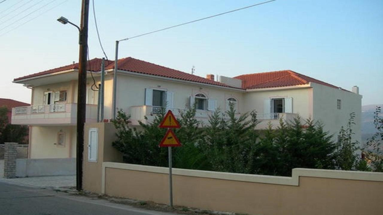 Theasis House Apartment Khelmáta Екстериор снимка