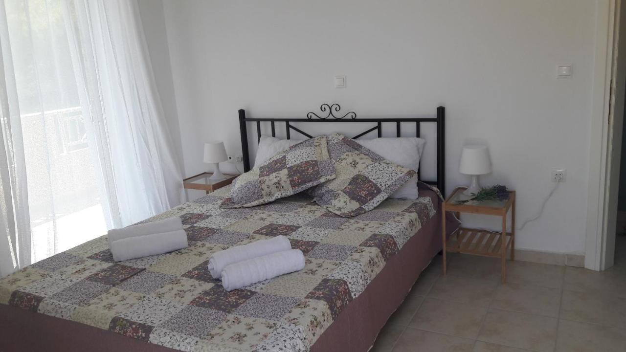 Theasis House Apartment Khelmáta Екстериор снимка